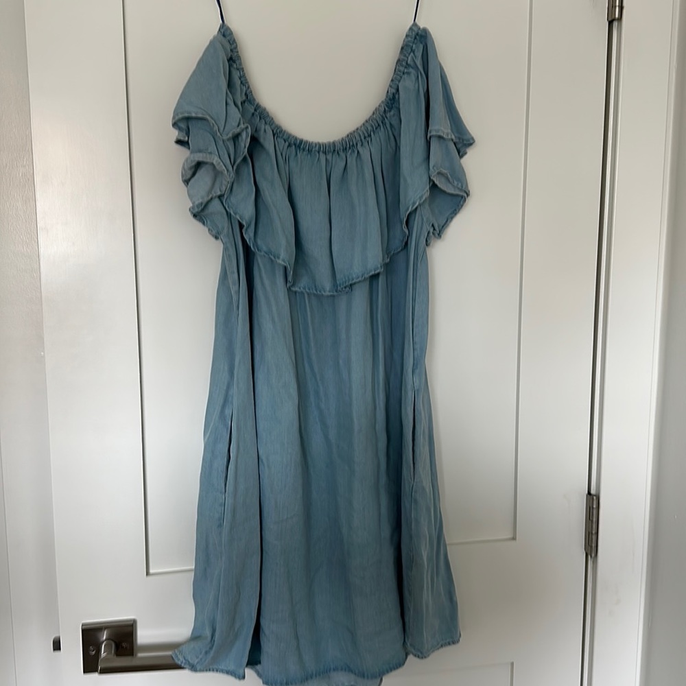 Denim off the shoulder dress with pockets!